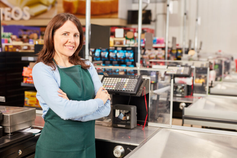 10 Things Store Cashiers Really Want You To Know
