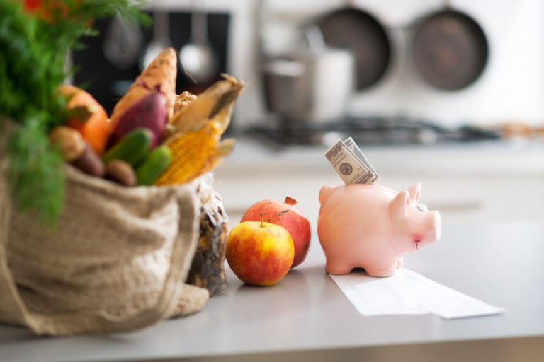 14 Ways You Can Save Money And STILL Eat Healthy